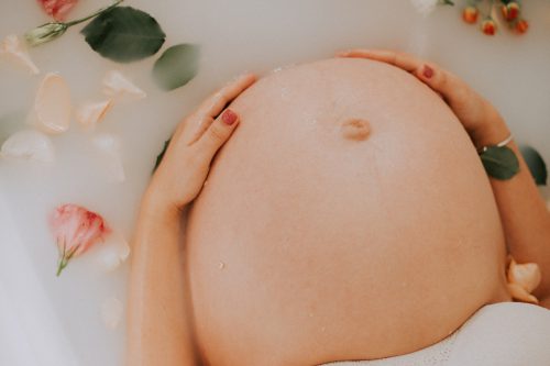 Jak dbać o skórę w ciąży: bezpieczne kosmetyki w ciąży